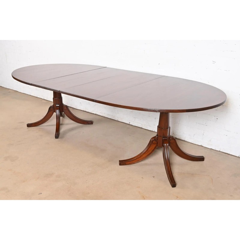 Baker Furniture Style Georgian Mahogany Extension Dining Table, Newly Refinished