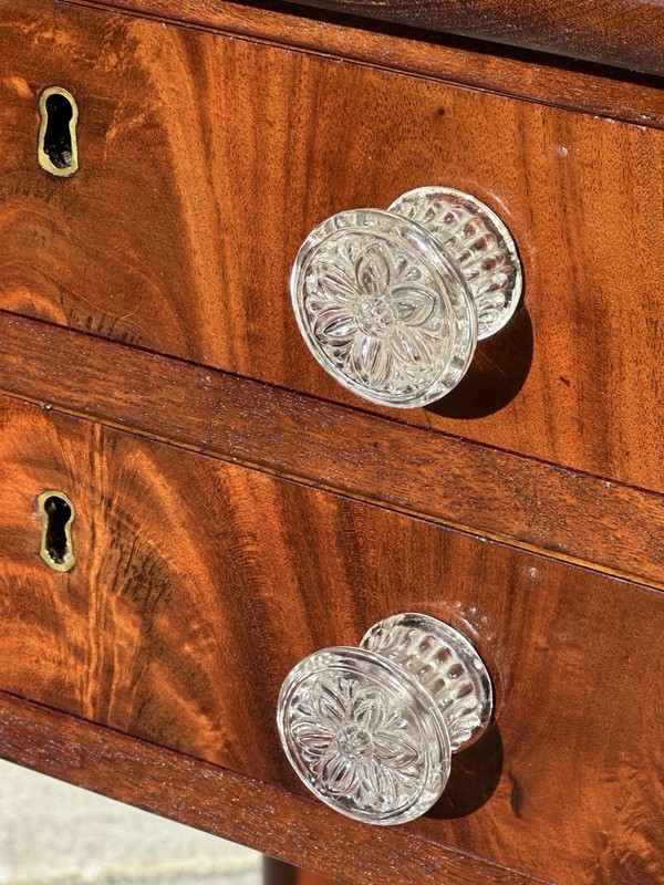 ANTIQUE SHERATON VERMONT MAHOGANY DROPLEAF WORK TABLE WITH SANDWICH GLASS PULLS gallery