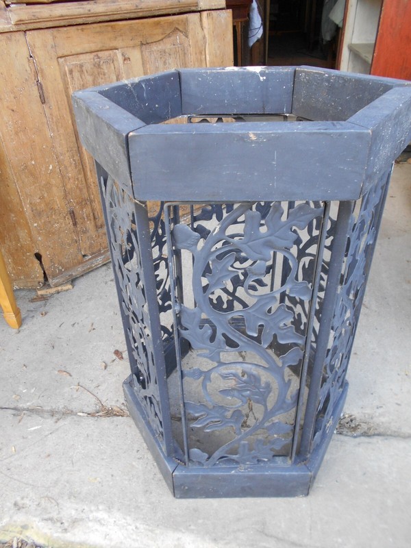 VINTAGE 6 SIDED PEDESTAL WITH FLORAL METAL CUTOUT PANELS gallery
