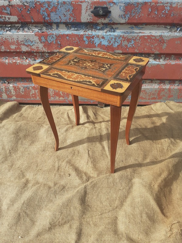 Small Music Box Table gallery