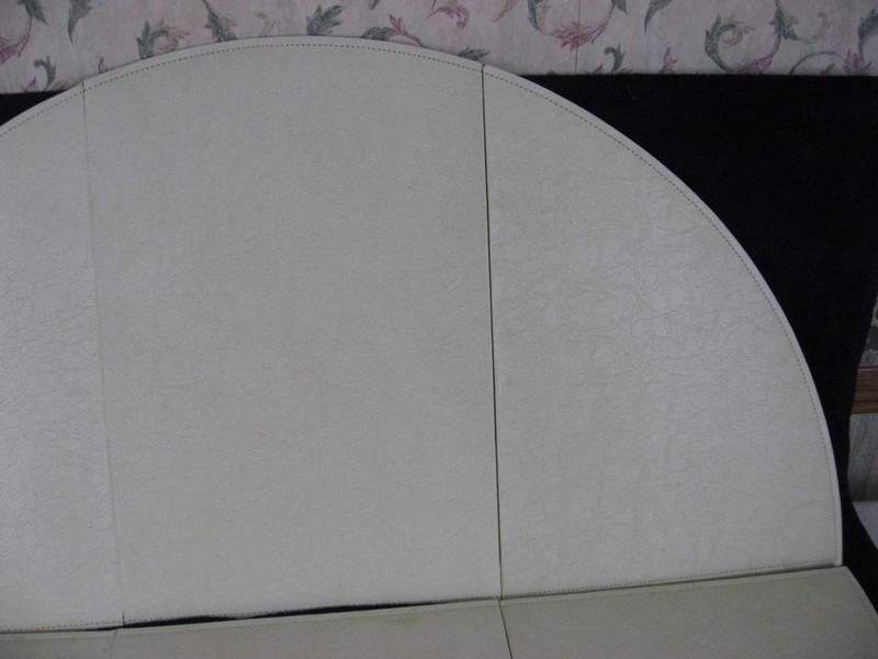 Broyhill Brasilia Round Dining Table Protector Pad gallery