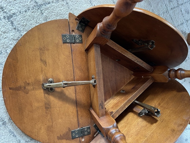 O’Hearn Maple Triangular Drop Leaf Pembroke Tripod Clover Table