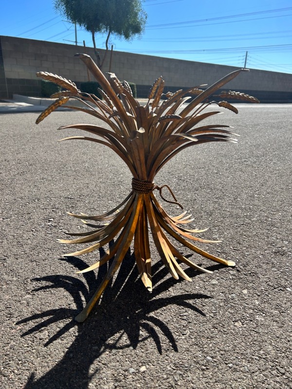 VINTAGE MCM HOLLYWOOD REGENCY SHEAF OF WHEAT GOLD METAL SIDE END TABLE no glass gallery