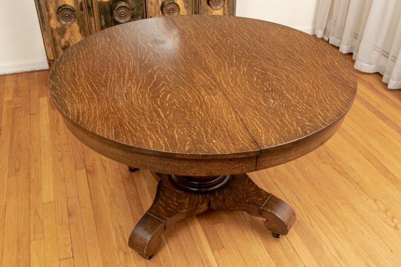Imposing Mission Oak Arts & Craft Extension Dining Table