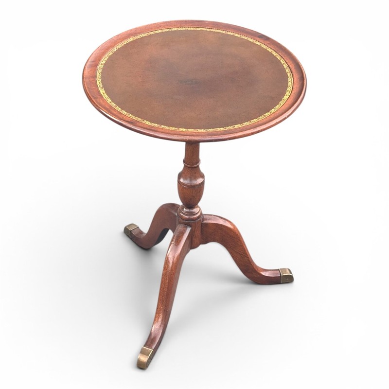 Vintage Georgian Embossed Leather Top Mahogany Round Side Table Columbia Mfg