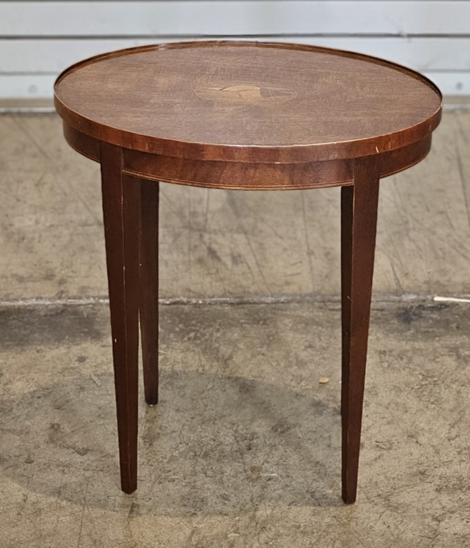 Baker Mahogany Federal Style Shell Inlay Occasional Table