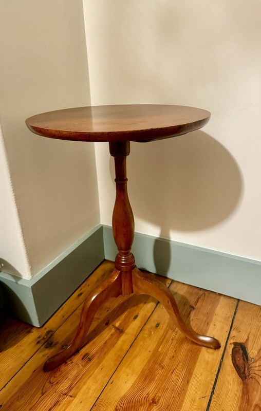 Queen Anne Cherry Candlestand With Cabriole Legs