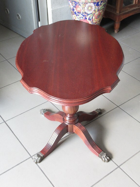 Vintage Elegant Table Small Table Wood Decoration English Paw Lion Xx Century gallery