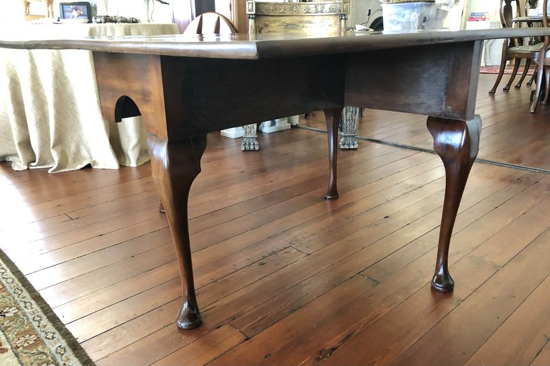 Philadelphia Area, Mid 18th c.Rectangular Walnut Drop Leaf Dining Table gallery