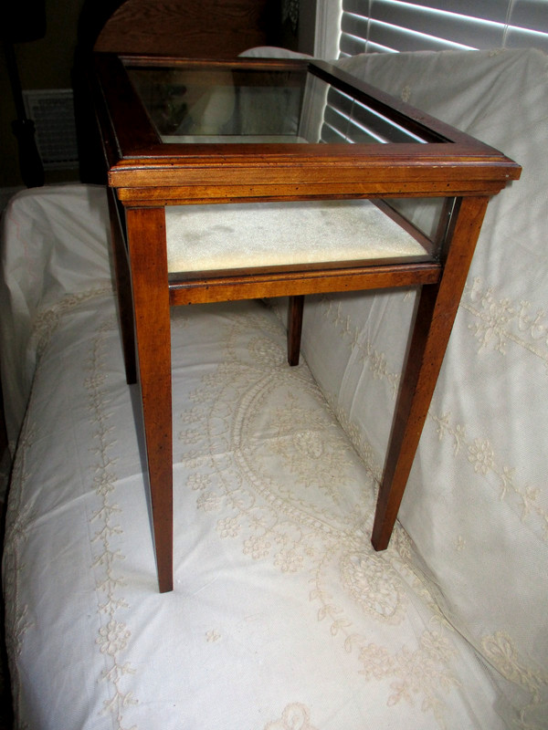 VTG Brandt Furniture Federal Style Mahogany Brighton Court Curio Table 20x18x13 gallery