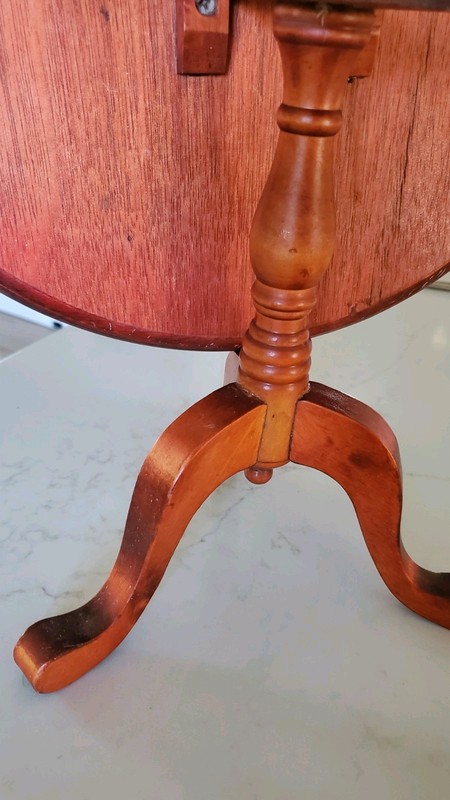 VTG CHERRY WOOD ROUND TILT TOP "SMALL" Side Table Accent Tripod Plant Table gallery