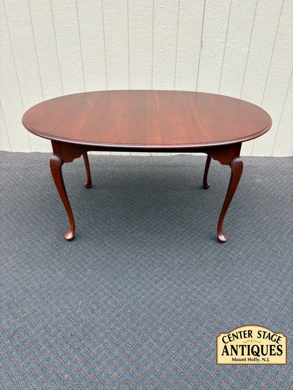67536 Hitchcock Queen Anne Style Dining Table with 3 Leaves