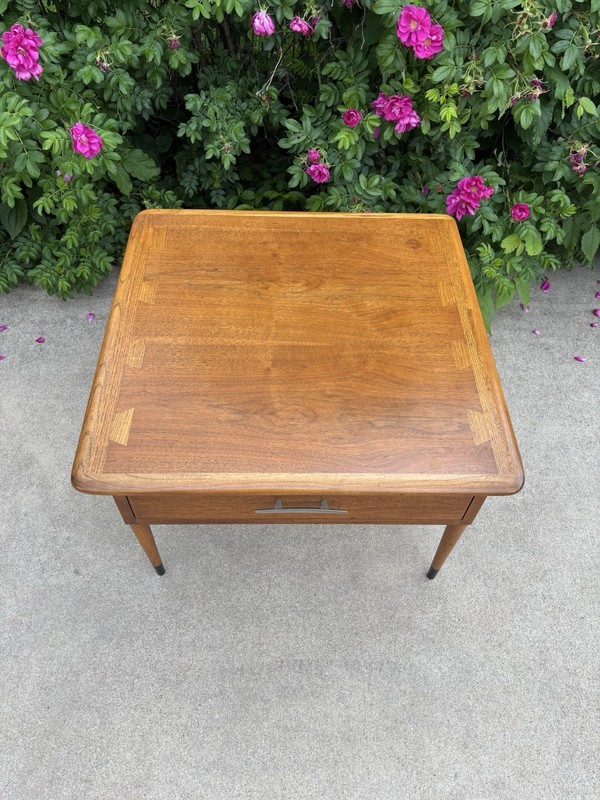 Beautiful Vintage Lane Acclaim End Table With Drawer. 28“ X 28“. ￼ gallery