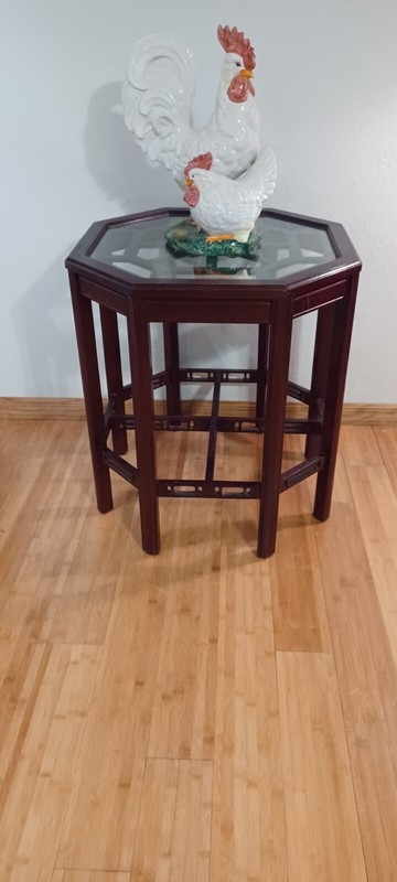 Vintage Mahogany/Cherry Octagon Side Table 28-2/4 x 26