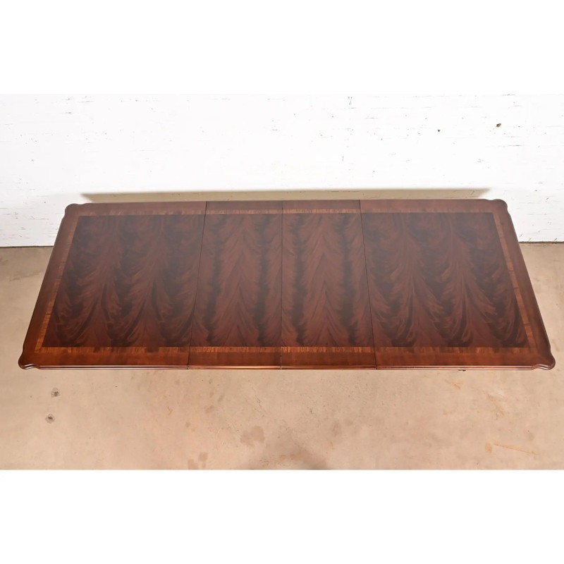 Thomasville Chippendale Banded Flame Mahogany Pedestal Dining Table, Refinished gallery
