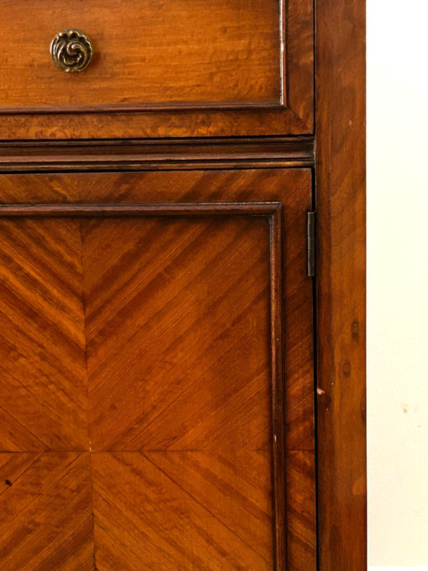 Vtg French Provincial Style Mahogany Veneer Marquetry Nightstand gallery