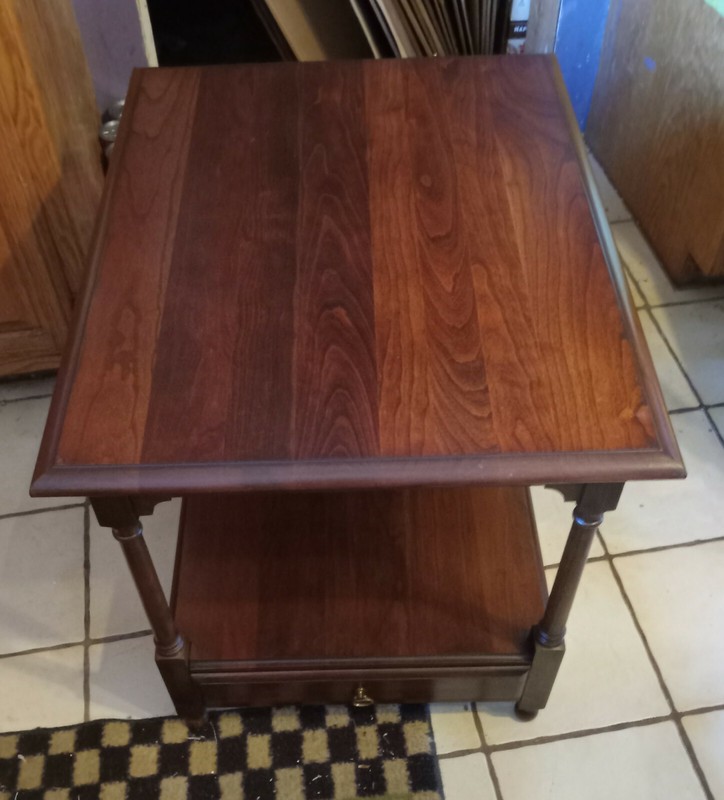 Cherry Mid Century End Table / Side Table by Pennsylvania House (ET336)