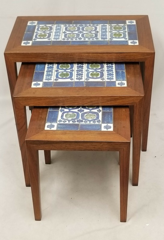 SET OF SEVERIN HANSEN HASLEV ROYAL COPENHAGEN ROSEWOOD NESTING TABLE WITH TILES