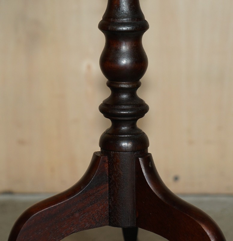 SMALL OXBLOOD LEATHER WITH SILVER LEAF INLAY MAHOGANY TRIPOD LAMP SIDE END TABLE gallery