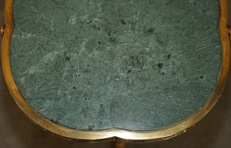 EXQUISITE ANTIQUE CIRCA 1900 BRASS SIDE END LAMP TABLE WITH THICK MARBLE TOP gallery
