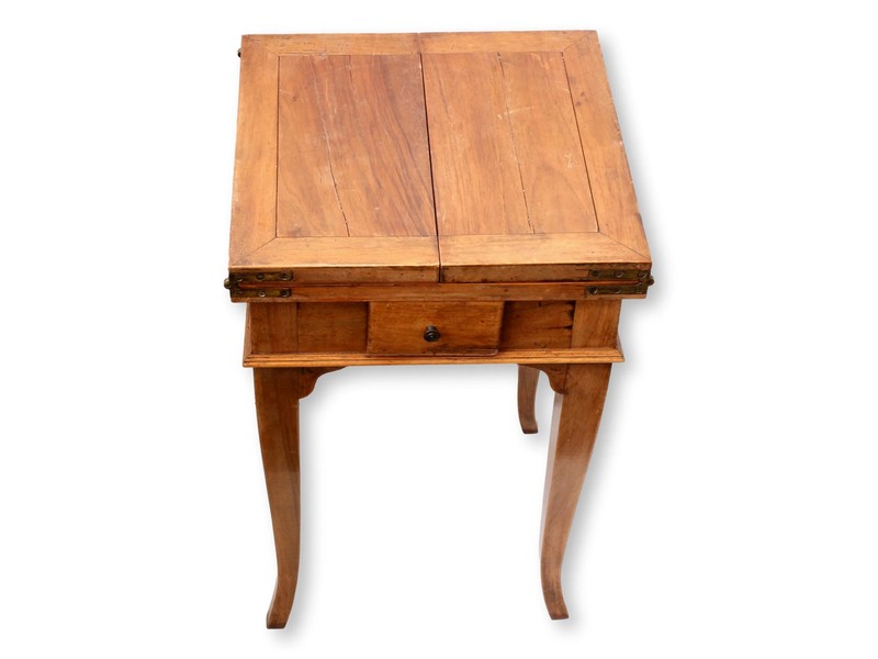 18th-C. Small Space Expandable Side Table gallery