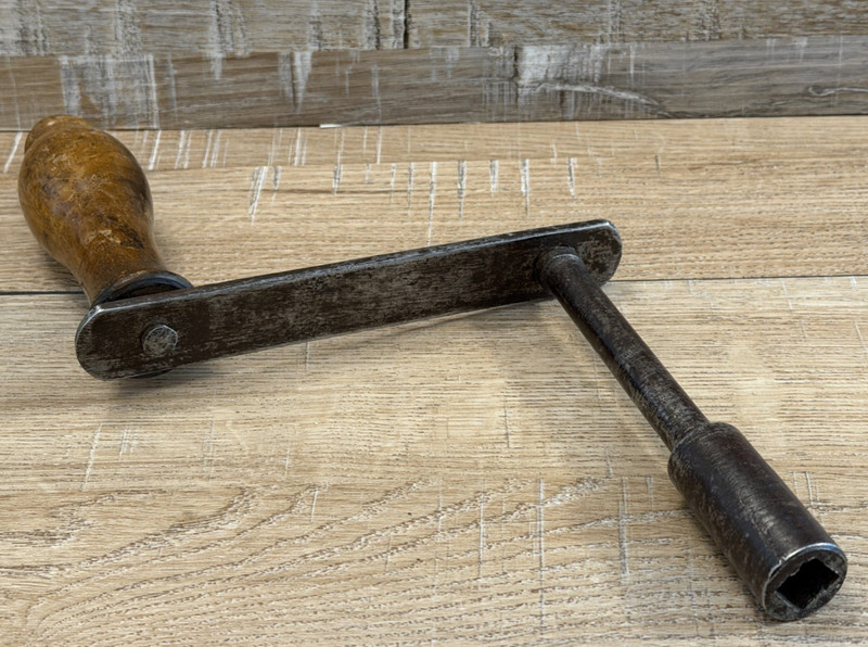 VINTAGE WIND OUT EXTENDING DINING TABLE CRANK HANDLE WINDER gallery