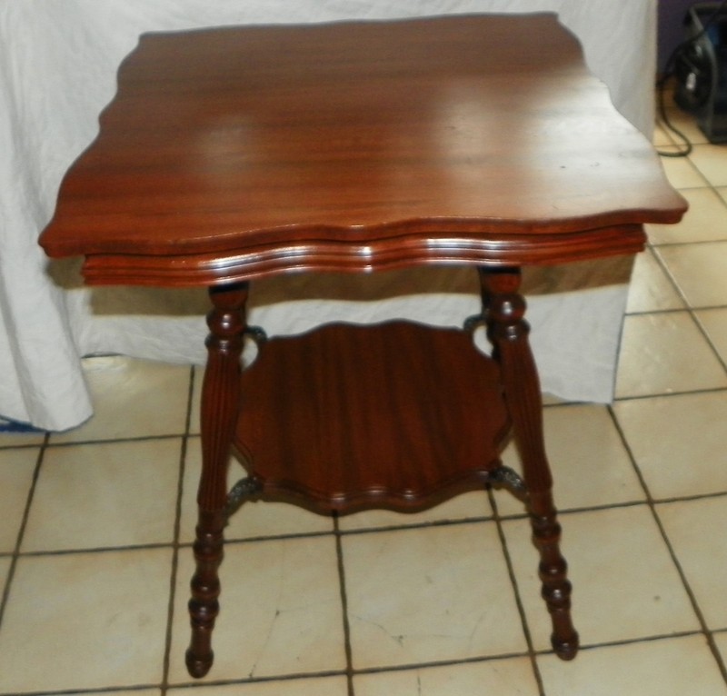 Mahogany Lamp Table / Center Table (T254) gallery