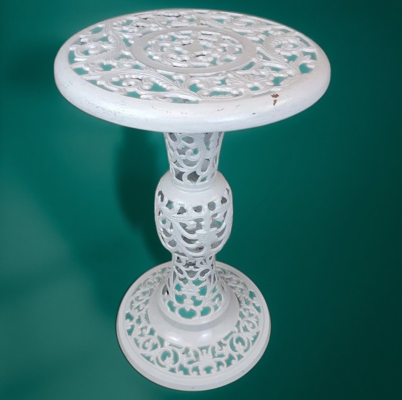Painted White Solid Brass Plant Stand Pedestal End Table 18” Round Pierced Metal