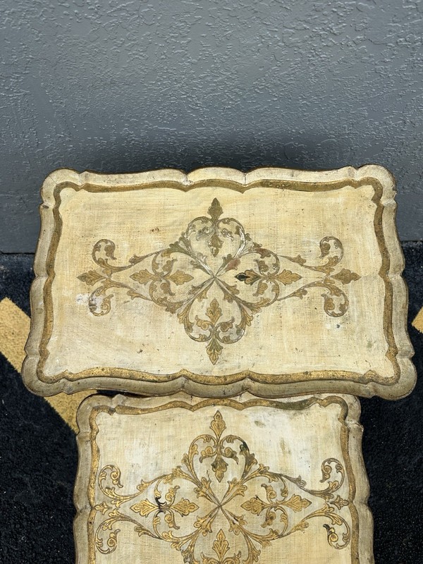 SET OF THREE FLORENTINE ITALIAN GOLD GILT WOODEN TABLES NESTING gallery