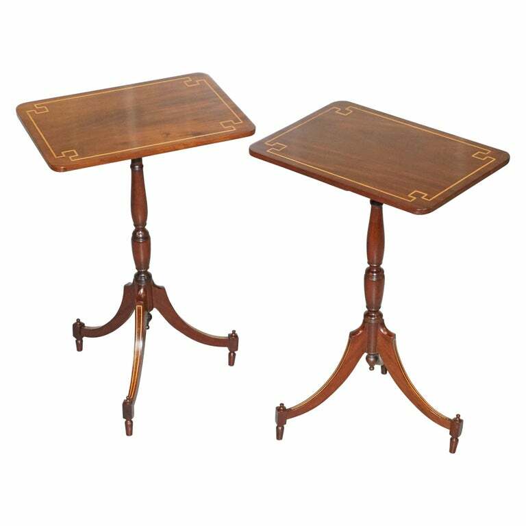 PAIR OF VINTAGE FLAMED WALNUT & INLAID REGENCY STYLE TRIPOD SIDE END LAMP TABLES