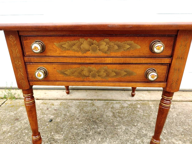 RARE VINTAGE HARD MAPLE SIGNED HITCHCOCK 2 DRAWER END OR LAMP TABLE, MINTY…