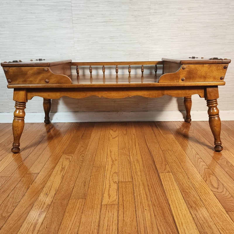 ETHAN ALLEN HEIRLOOM NUTMEG MAPLE 42″ COFFEE TABLE