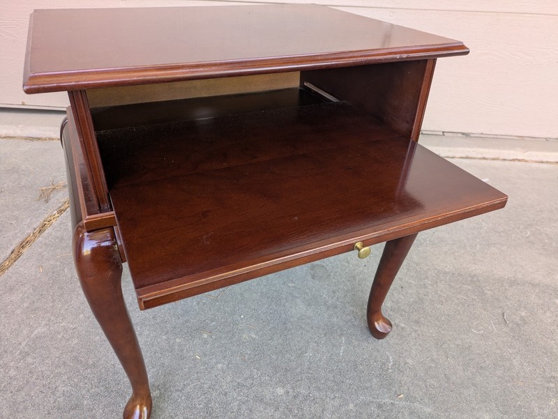 Vintage Bombay Company Mahogany TV Stand Queen Anne Table w/ Pull Out Tray T27 gallery