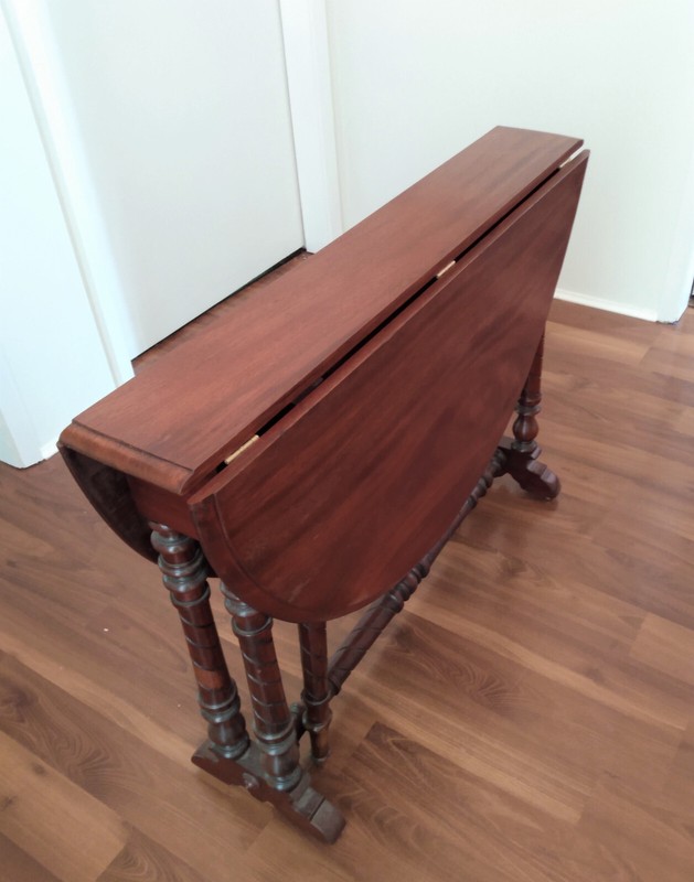 ARTS & CRAFTS SUTHERLAND TABLE c 1900. MAHOGANY, MEDIUM SIZE, FINE CONDITION gallery