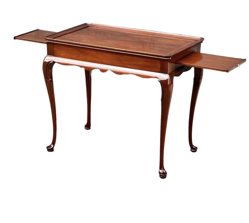 EXCEPTIONAL QUEEN ANNE STYLE MAHOGANY TRAY TOP TEA TABLE BY COUNCILL CRAFTSMEN gallery