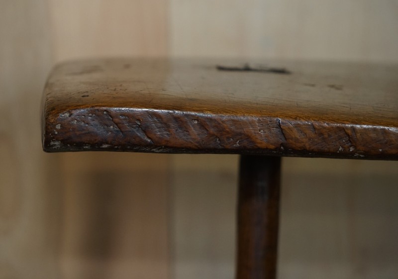 PRIMITIVE ANTIQUE 1740 SPANISH 18TH CENTURY THREE LEGGED BENCH OR COFFEE TABLE gallery