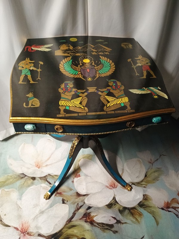 Duncan phyfe 4 leg table w/drawer egypt painted pic’s w/ scarab beads on sides