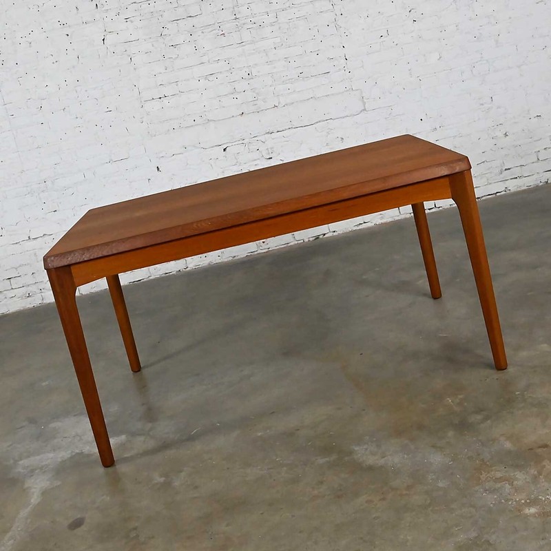 Vejle Stole Scandinavian Modern Teak Extension Dining Table by Henning Kjaernulf