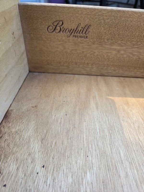 Refurnished Broyhill Premier end table. Custom painted. Decoupage bison graphic. gallery