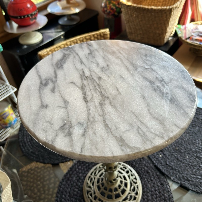 Vintage Round Marble-Top Side End Table / Plant Stand Side Table with Brass Base gallery