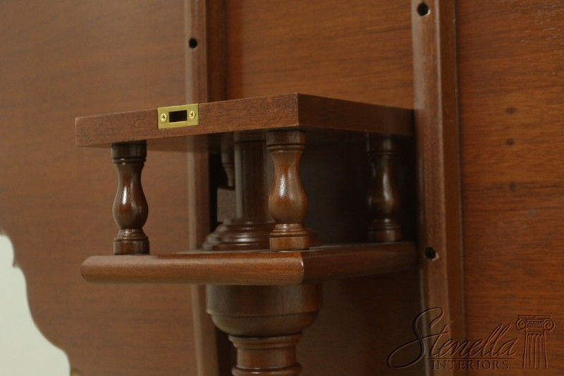 L54705EC: Bench Made Chippendale Ball & Claw Mahogany Tilt Top Table gallery