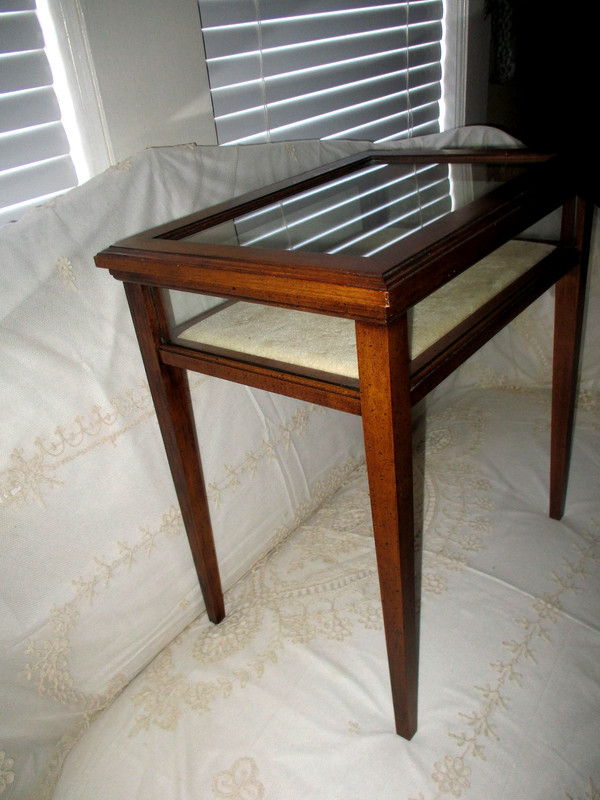VTG Brandt Furniture Federal Style Mahogany Brighton Court Curio Table 20x18x13 gallery