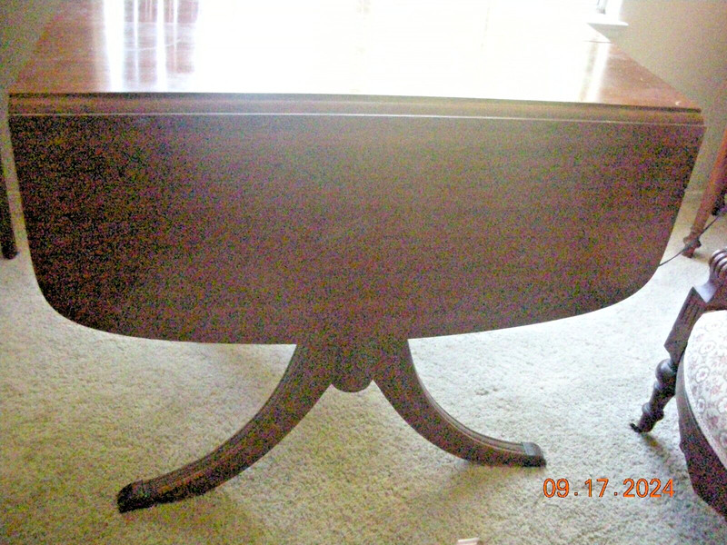 Vintage Drop Leaf Table Mahogony