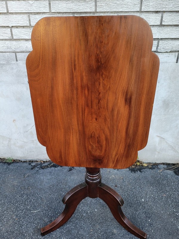 Antique Federal Sheraton Style Mahogany Tilt Top Tea Table Candle Stand gallery