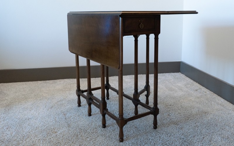 Antique Henredon 8 legged Walnut Burl Wood foldable Table with Drawer