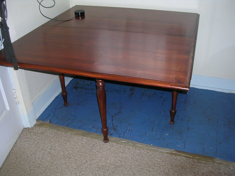 Gate leg drop leaf table BEAUTIFUL CONDITION, 72″ x 44″ open, 24″ x 44″ closed