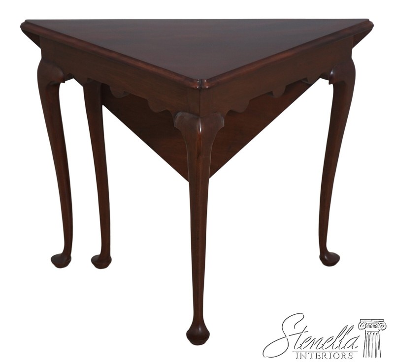 L65439EC: BIGGS Queen Anne Mahogany Drop Leaf Handkerchief Table