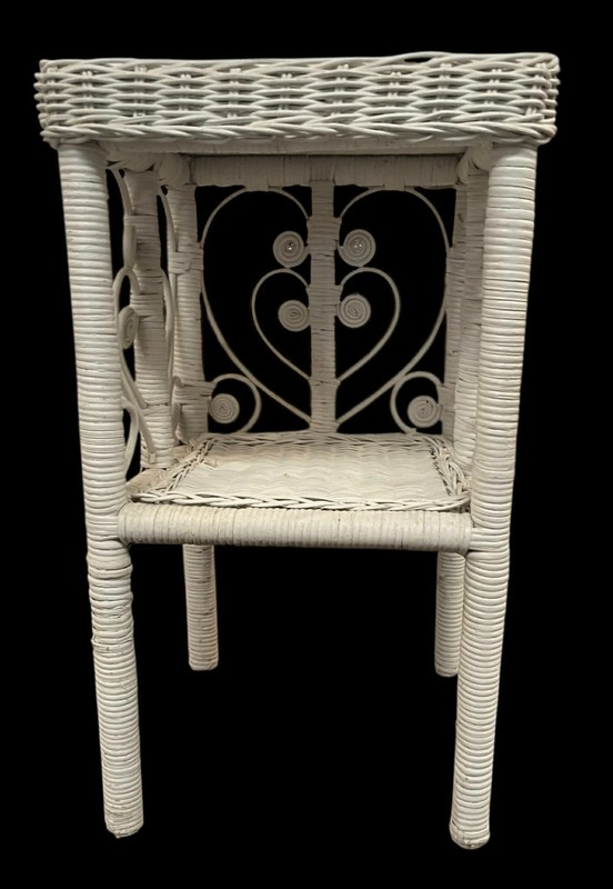 White Rattan and Wicker Side Table Vintage gallery