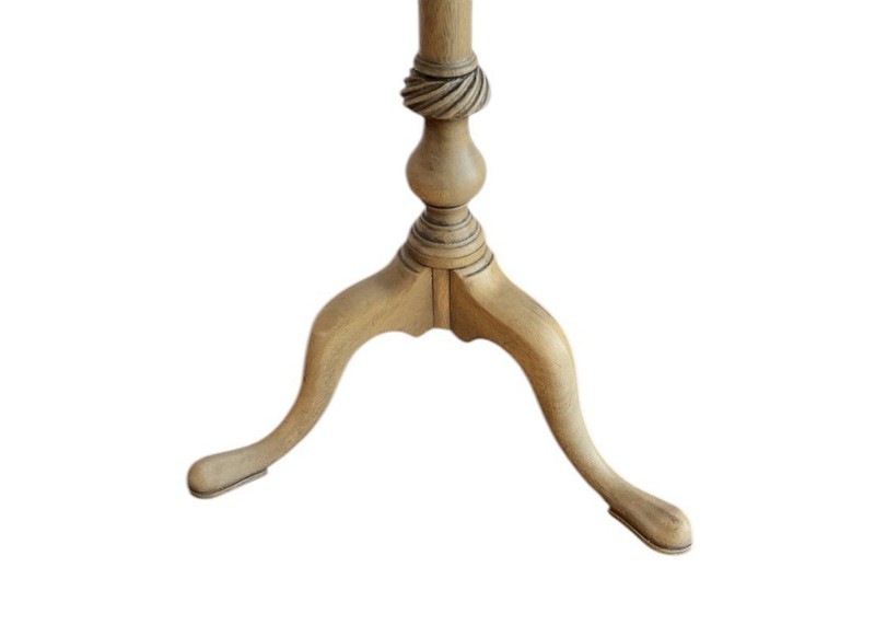 Rare Kittinger Buffalo Kettle Stand Pattern Williamsburg Restoration gallery