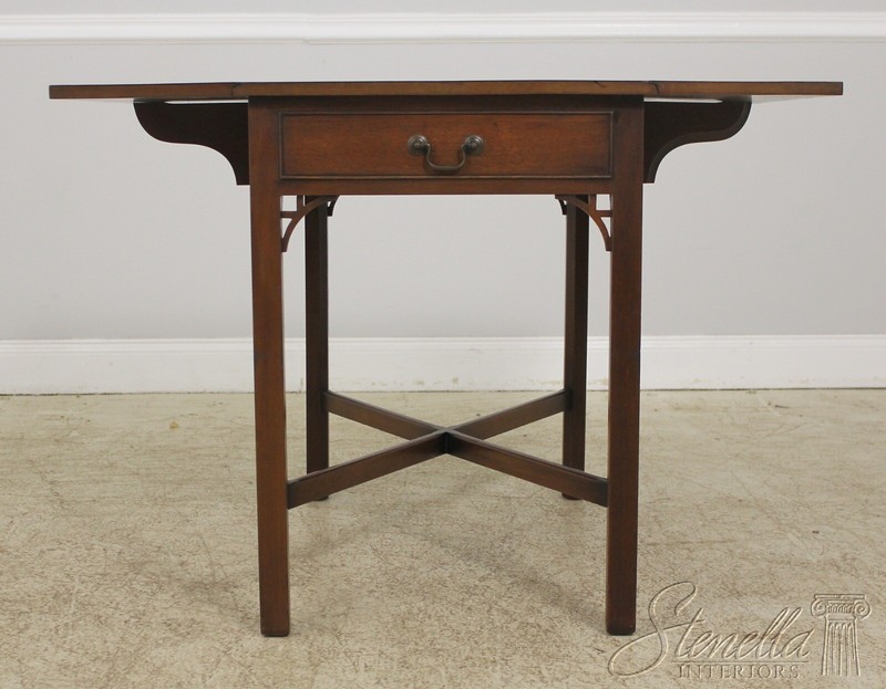 F55946EC: KITTINGER Chippendale Mahogany Pembroke Table gallery